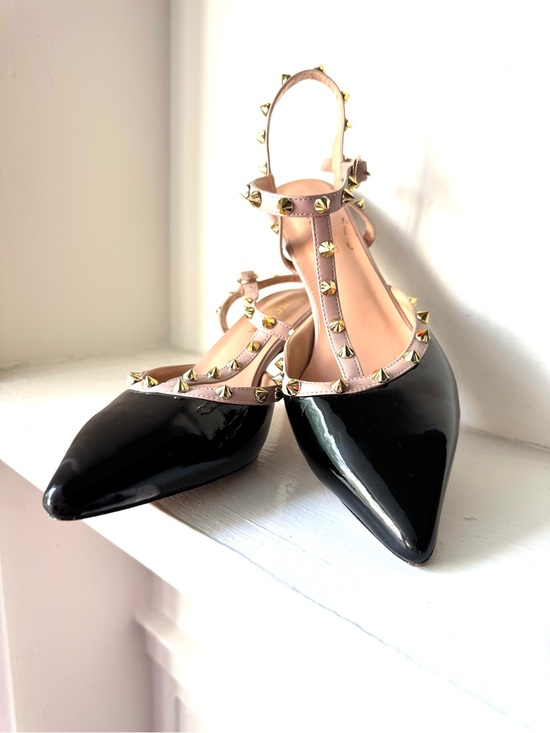 Hecater Shoes - Hecater Stud-Trim Black Patent Pointed Toe Midi Heel with Nude Straps
